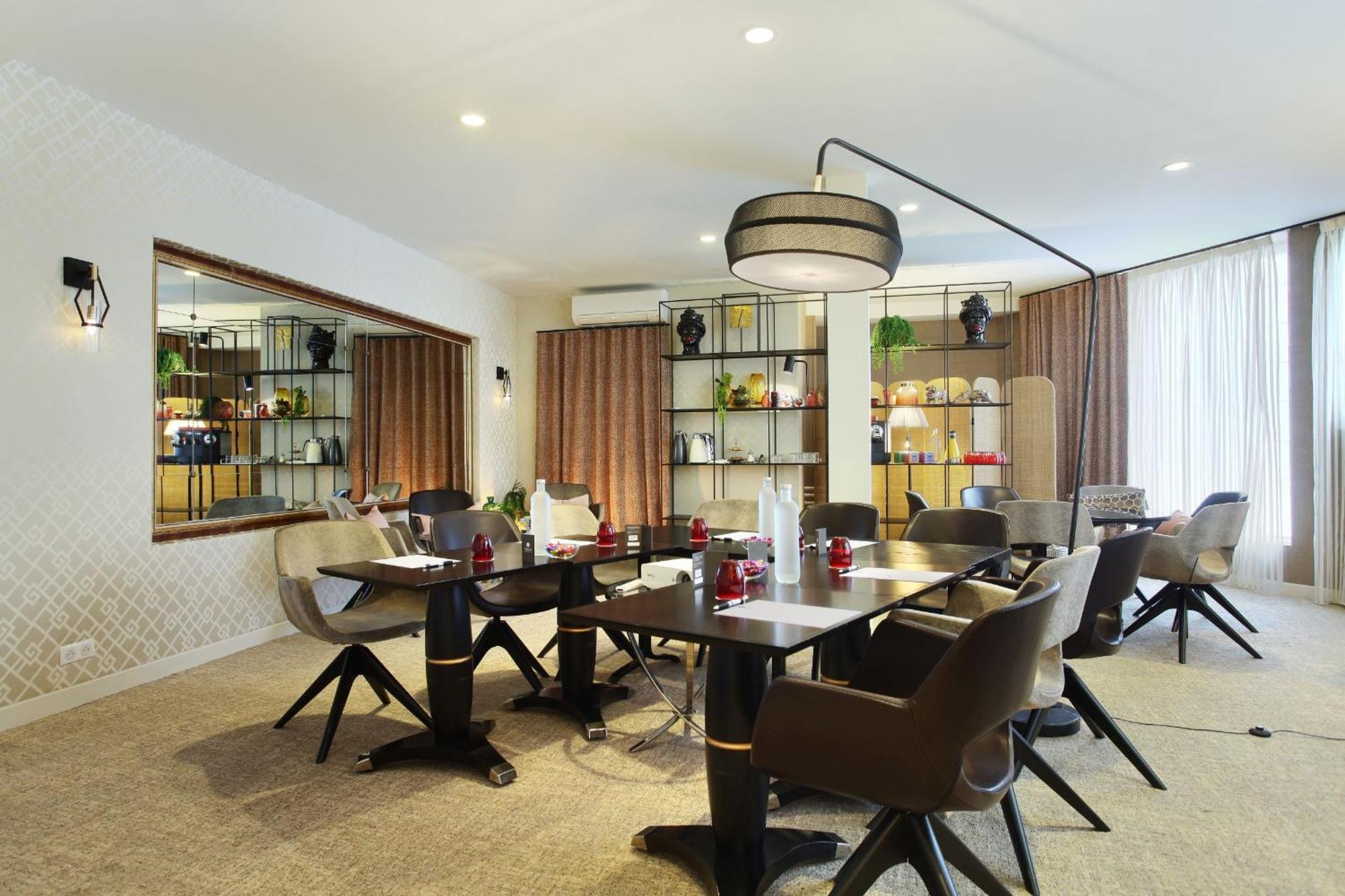 Hotel Trianon Rive Gauche 4*