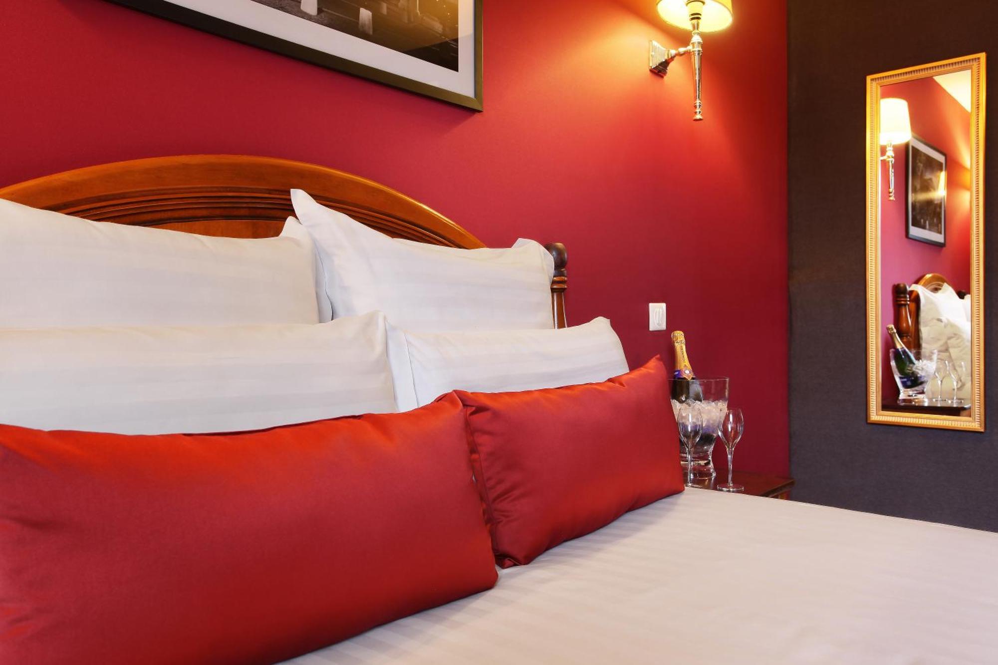 Hotel Trianon Rive Gauche 4*