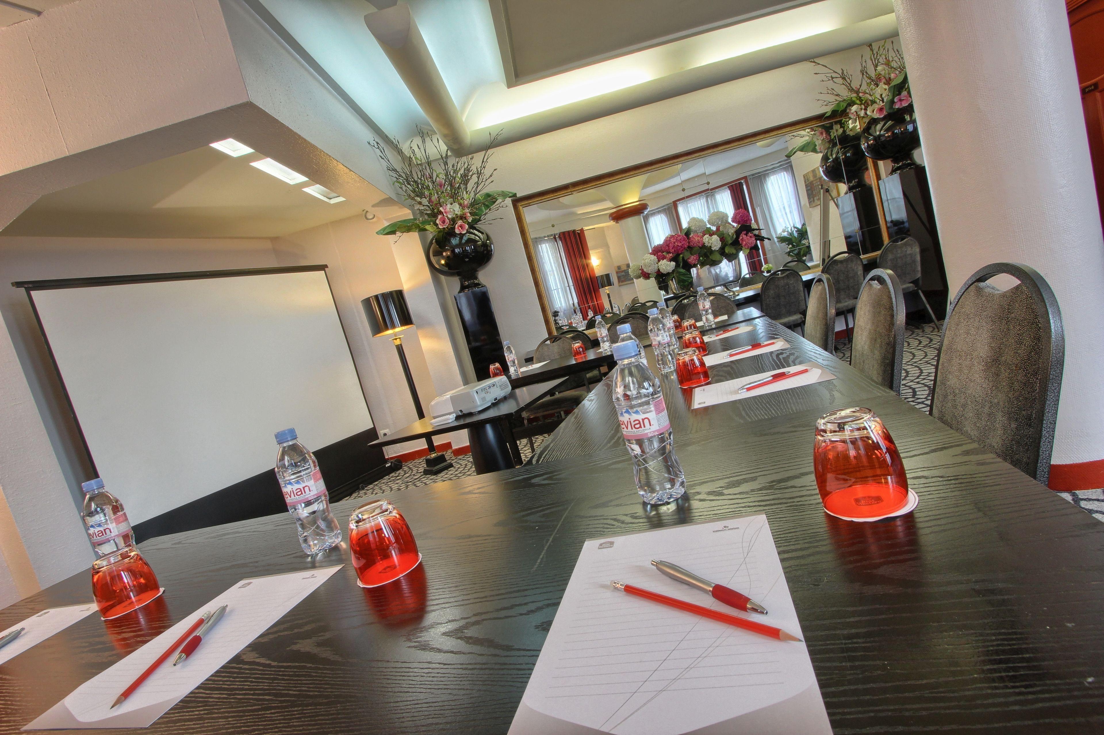 Hotel Trianon Rive Gauche 4*